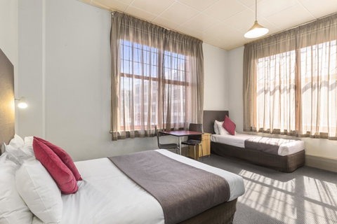 Adelaide Paringa - Sydneys Hotel 5