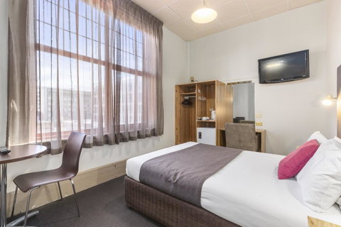 Adelaide Paringa - Sydneys Hotel 3