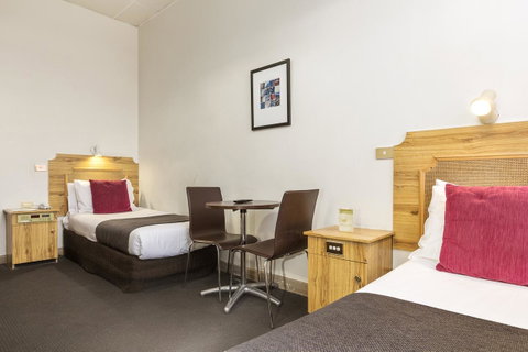 Adelaide Paringa - Sydneys Hotel 11