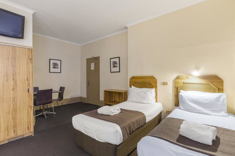 Adelaide Paringa - Sydneys Hotel 10