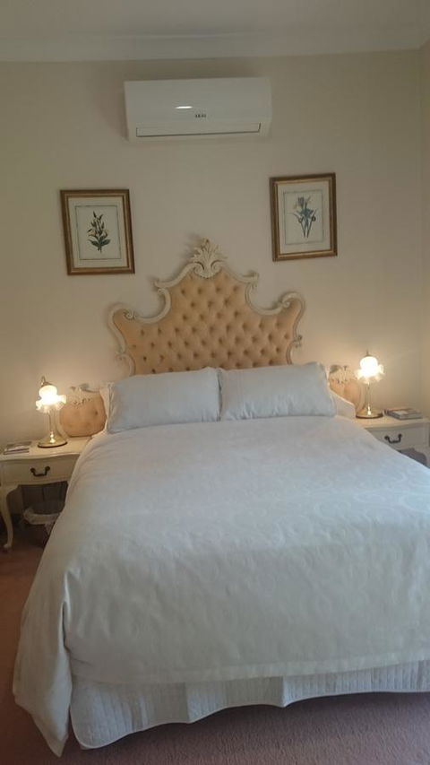 Gaerwood B&B - Sydneys Hotel 9