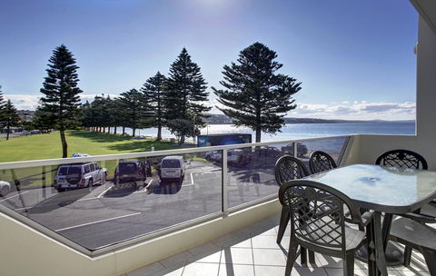 Tasman Beachside Apartment - Sydneys Hotel 0