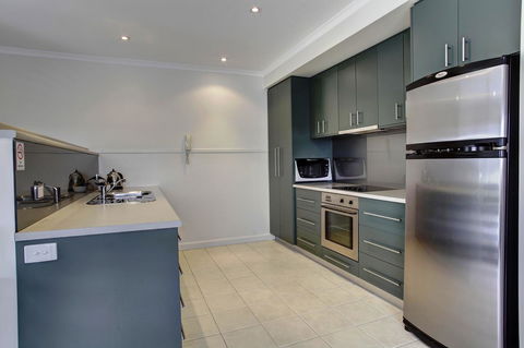 Tasman Beachside Apartment - Sydneys Hotel 3