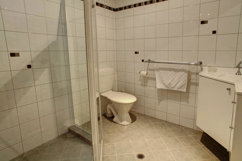 Tasman Beachside Apartment - Sydneys Hotel 7