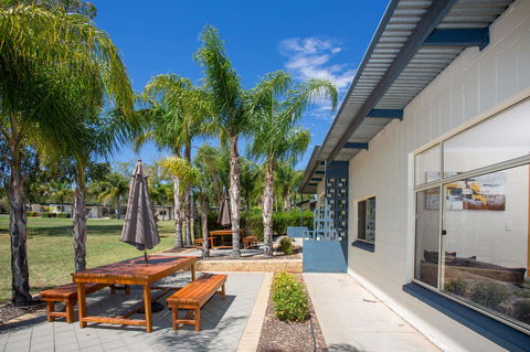Discovery Parks - Lake Bonney - Sydneys Hotel 15