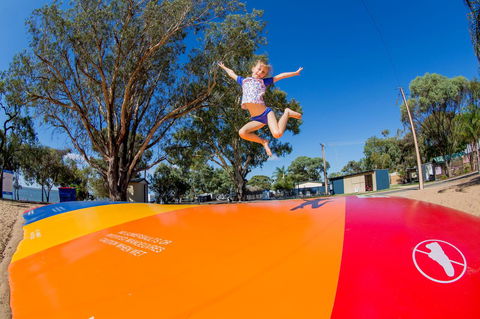 Discovery Parks - Lake Bonney - Sydneys Hotel 34