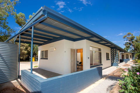 Discovery Parks - Lake Bonney - Sydneys Hotel 2