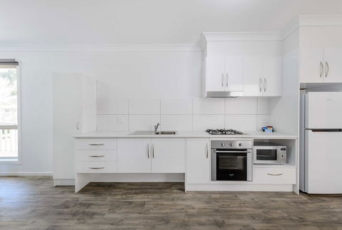 Discovery Parks - Lake Bonney - Sydneys Hotel 7
