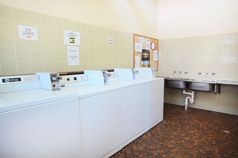 Discovery Parks - Lake Bonney - Sydneys Hotel 39