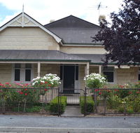 Tin House in Tanunda - Sydneys Hotel