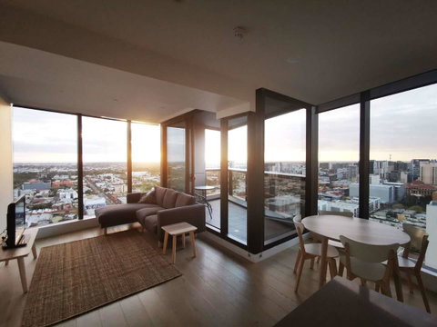Modern CBD Apartment With Panoramic View - Sydneys Hotel 0