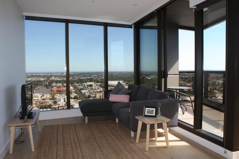Modern CBD Apartment With Panoramic View - Sydneys Hotel 10