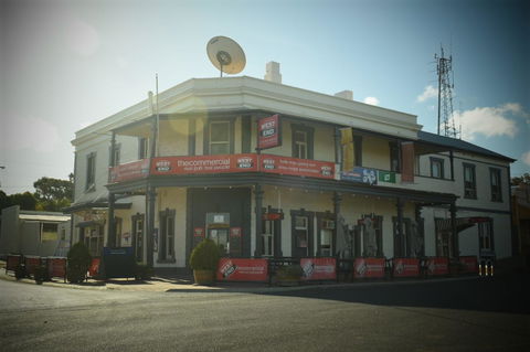 Commercial Hotel Morgan - Sydneys Hotel 0