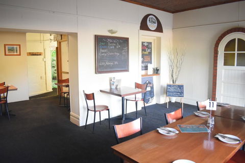 Commercial Hotel Morgan - Sydneys Hotel 5