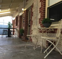Two Cow Cottage Bed  Breakfast - Sydneys Hotel