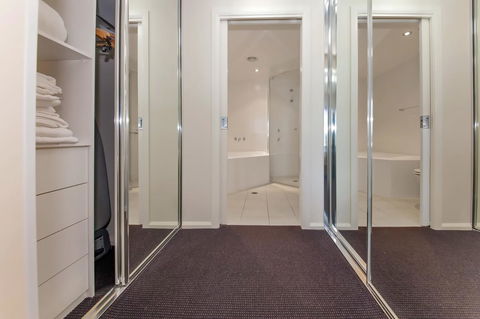Pacific Blue 278-265 Sandy Pt Rd- Dual Key Access, Wifi, Linen And Air Conditioning - Sydneys Hotel 13