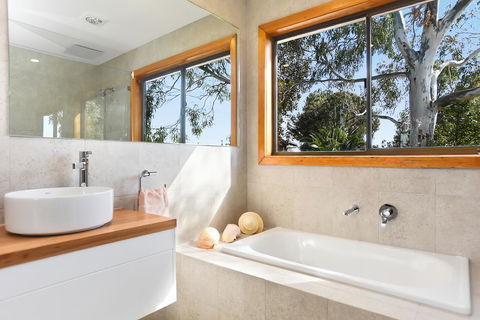 Port Of Call - Port Willunga - C21 SouthCoast Holidays - Sydneys Hotel 8
