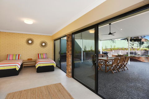 Port Of Call - Port Willunga - C21 SouthCoast Holidays - Sydneys Hotel 22