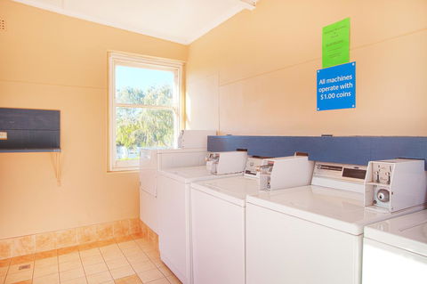 Discovery Parks - Whyalla Foreshore - Sydneys Hotel 26