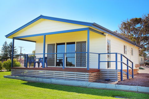 Discovery Parks - Whyalla Foreshore - Sydneys Hotel 15
