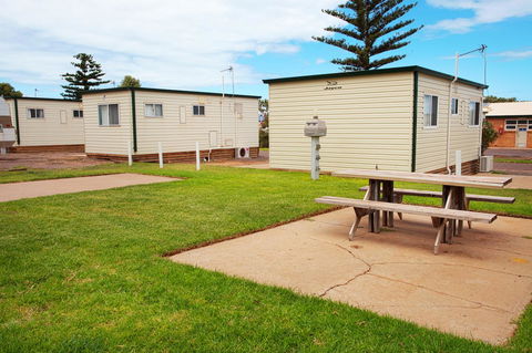 Discovery Parks - Whyalla Foreshore - Sydneys Hotel 20