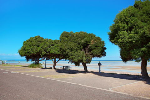 Discovery Parks - Whyalla Foreshore - Sydneys Hotel 22