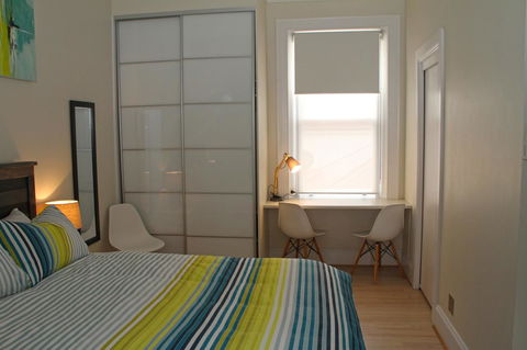 Smugglers Inn Studio Apartments - Sydneys Hotel 18