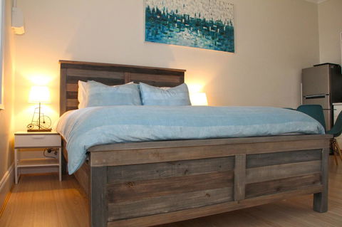 Smugglers Inn Studio Apartments - Sydneys Hotel 5