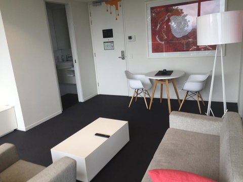 Tasha\'s Apartments On Warwick - Sydneys Hotel 3