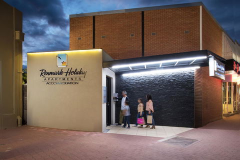Renmark Holiday Apartments - Sydneys Hotel 4