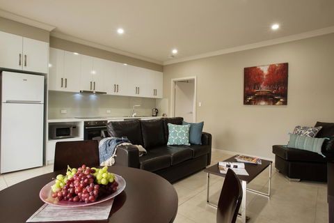 Renmark Holiday Apartments - Sydneys Hotel 5