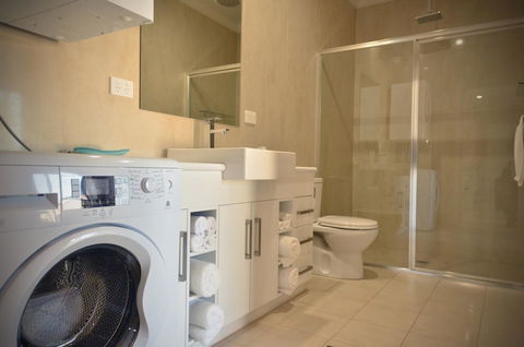 Renmark Holiday Apartments - Sydneys Hotel 9