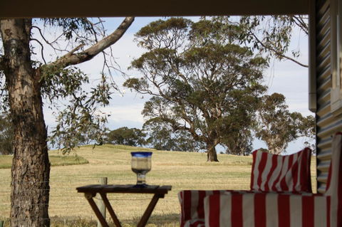 Rabbiters Hut - Sydneys Hotel 9