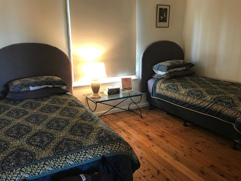 Rabbiters Hut - Sydneys Hotel 5
