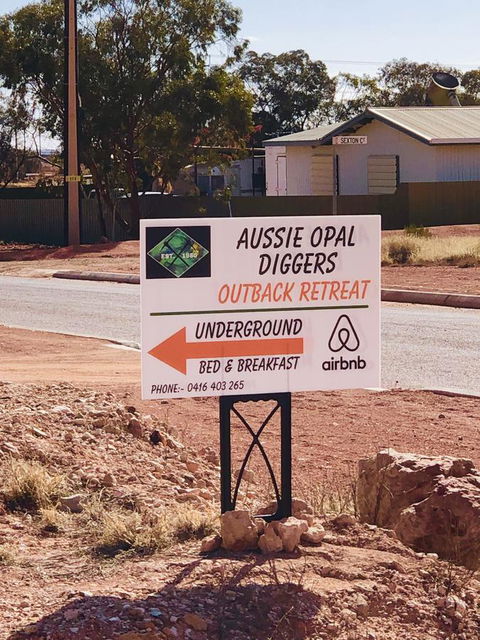 Aussie Opal Diggers Outback Retreat-Undergound - Sydneys Hotel 24
