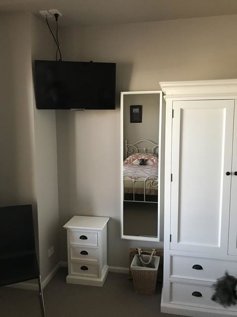 Rezare House Bed & Breakfast - Sydneys Hotel 10