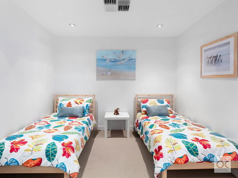 Breeze Beachfront Apartment - Sydneys Hotel 28