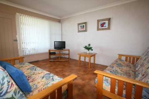 Lake Edge Apartments - Sydneys Hotel 15