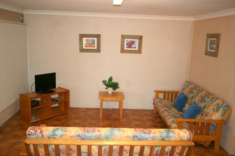 Lake Edge Apartments - Sydneys Hotel 27