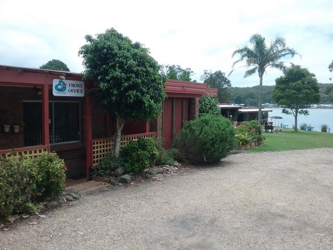 Lake Edge Apartments - Sydneys Hotel 1