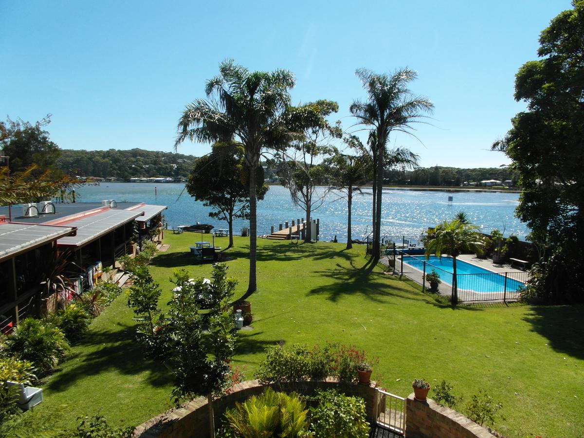 Burrill Lake NSW Sydneys Hotel
