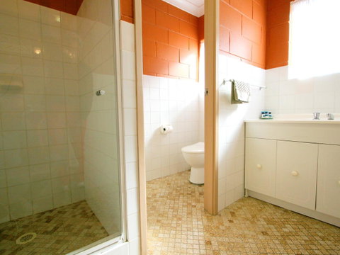 Lake Edge Apartments - Sydneys Hotel 25