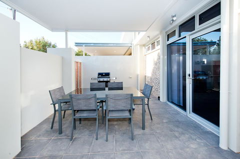 Loxton Courthouse Apartments - Sydneys Hotel 18