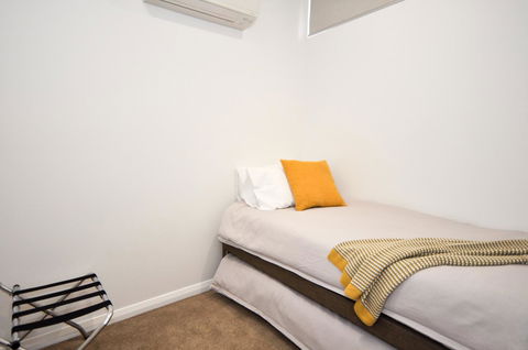 Loxton Courthouse Apartments - Sydneys Hotel 0