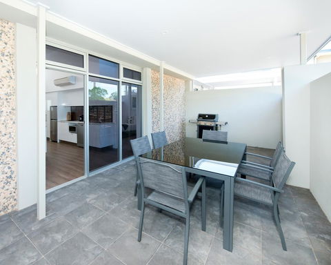 Loxton Courthouse Apartments - Sydneys Hotel 11