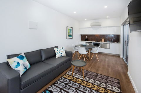 Loxton Courthouse Apartments - Sydneys Hotel 3