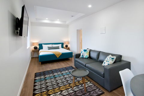 Loxton Courthouse Apartments - Sydneys Hotel 1