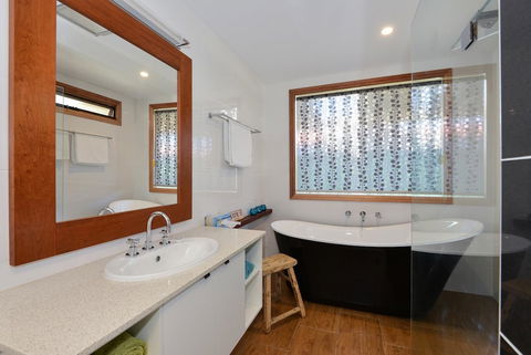 Trafalgar Premium Vintage Suites - Sydneys Hotel 5