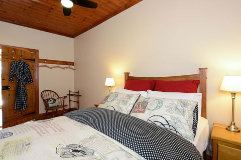Trafalgar Premium Vintage Suites - Sydneys Hotel 23