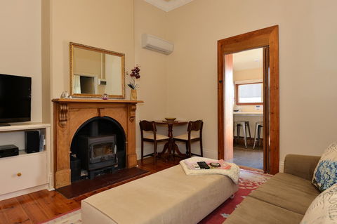 Trafalgar Premium Vintage Suites - Sydneys Hotel 18